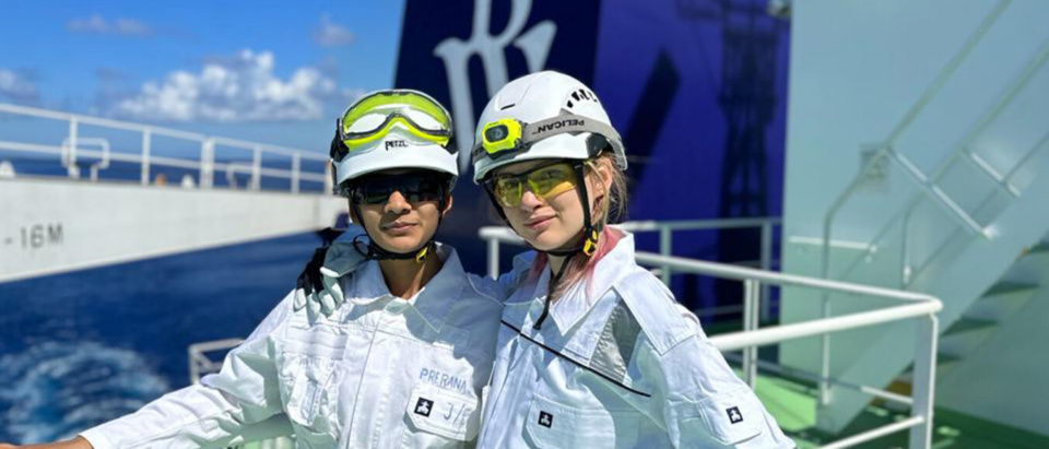 Female-Seafarers-1350x1080